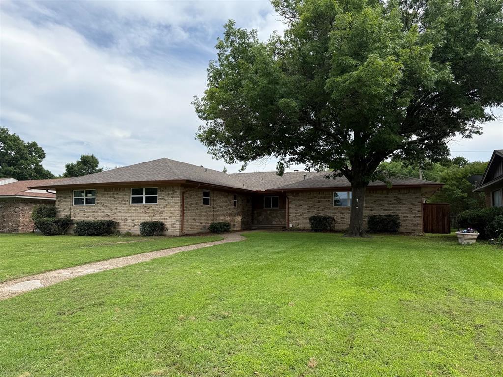 216 Randy Street Whitesboro, TX 76273 - Photo 1 of 30