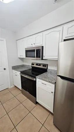 $3,700 | 5301 West Cleveland Street, Tampa, FL 33609