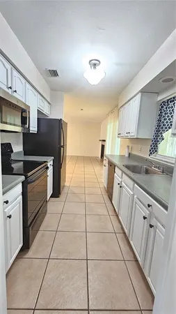 $3,950 | 5301 West Cleveland Street, Tampa, FL 33609