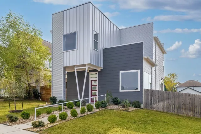 a front view of house with yard