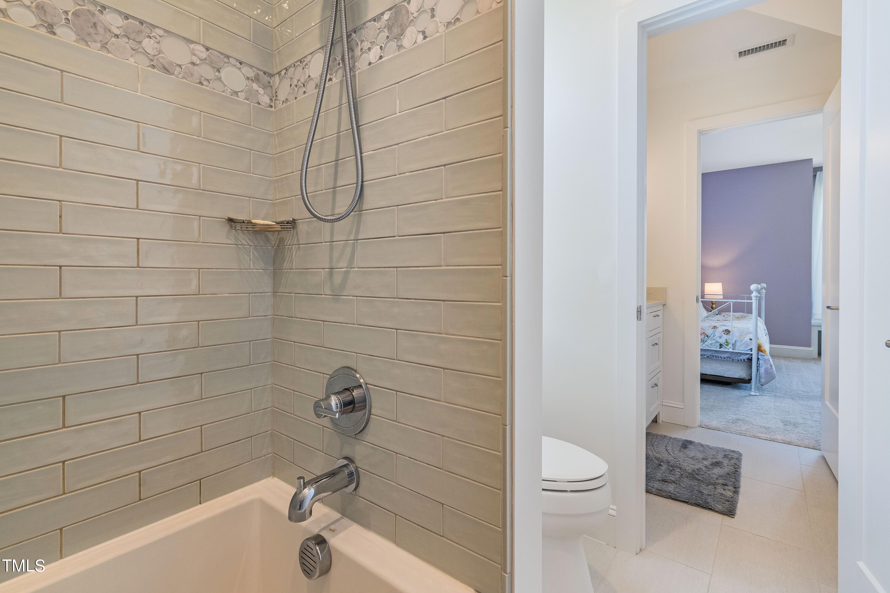 833 Woodburn Road Raleigh, NC 27605 - Photo 23 of 34 Bath 2