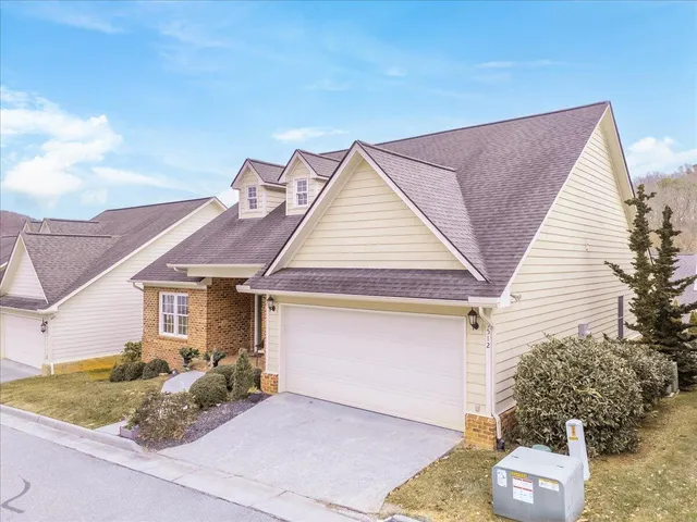 $619,000 | 5512 Quail Ridge Circle, Roanoke, VA 24018