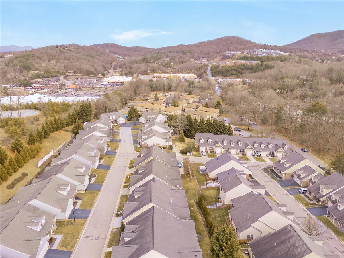 5512 Quail Ridge Circle Roanoke, VA 24018 - Photo 64 of 66 64-5512 Quail Ridge Cir drone-10