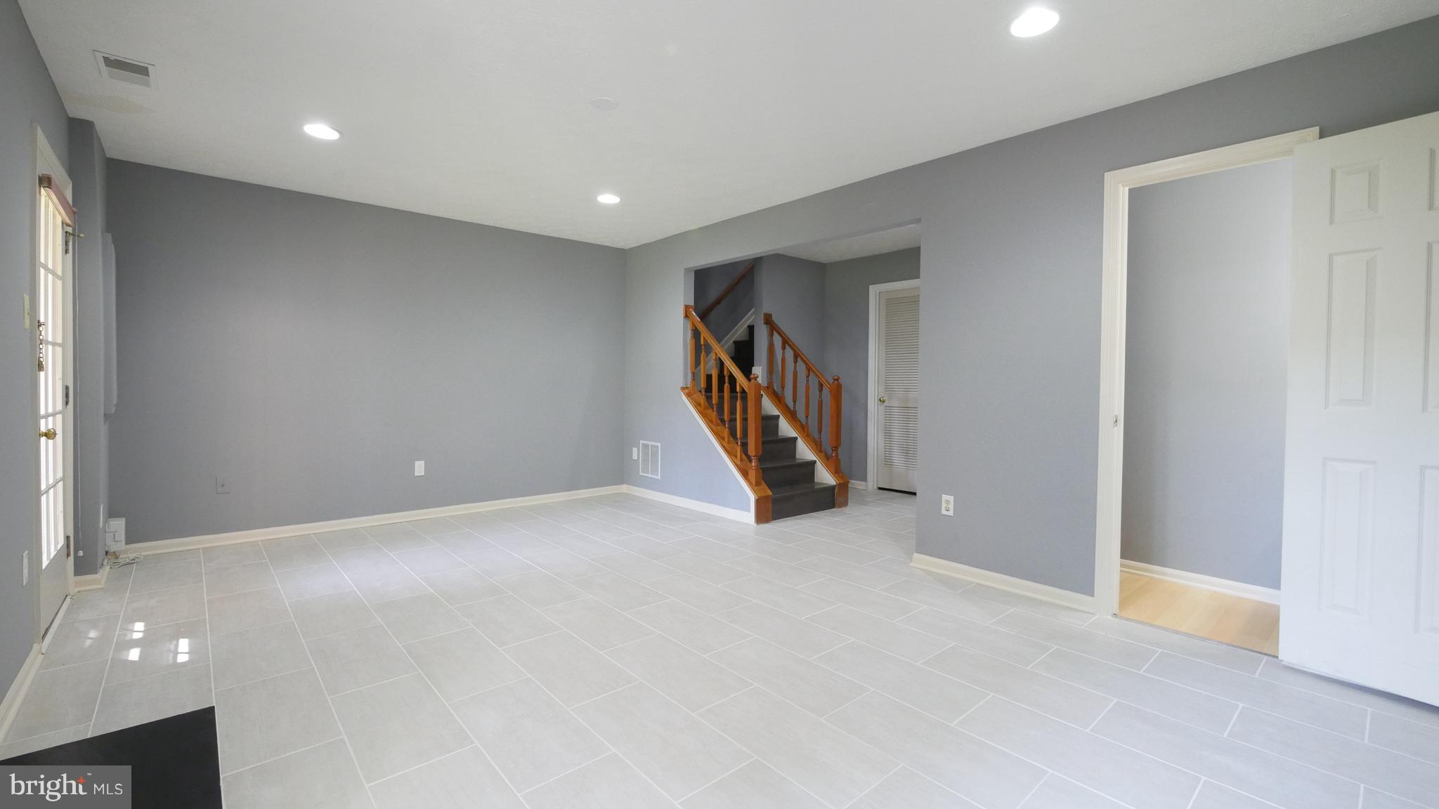 15 Beacon Hill Way Gaithersburg, MD 20878 - Photo 11 of 16 a view of an empty room