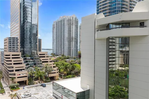 $850,000 | 951 Brickell Avenue, Unit 1011, Miami, FL 33131