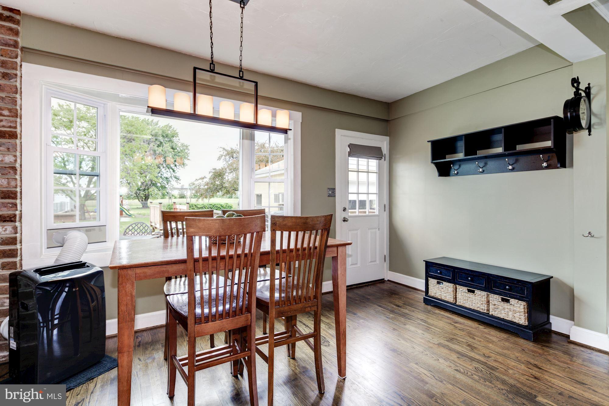 1095 Chambersburg Road Gettysburg, PA 17325 - Photo 2 of 30 Dining Room