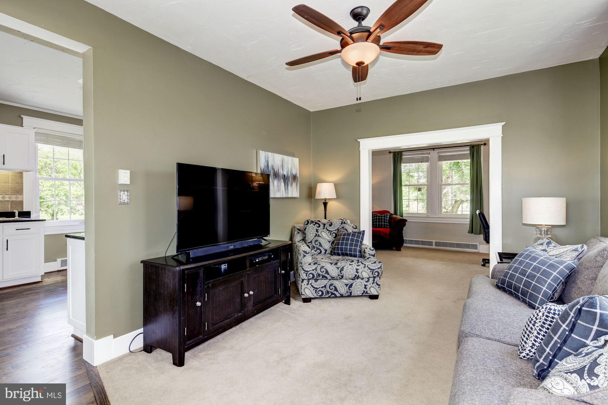 1095 Chambersburg Road Gettysburg, PA 17325 - Photo 29 of 30 Living Room