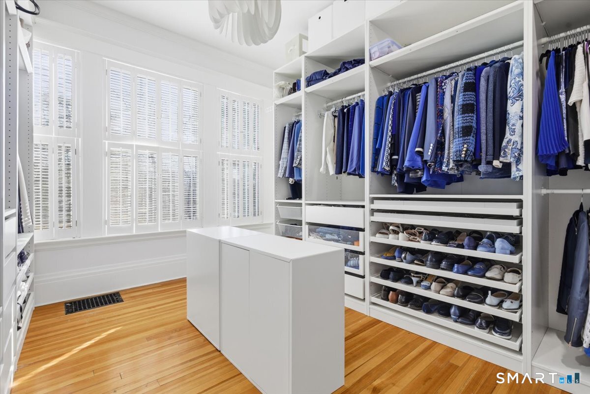 144 Edgehill Road Hamden, CT 06517 - Photo 25 of 40 2nd floor office/dressing room/ or small second floor 5th bedroom