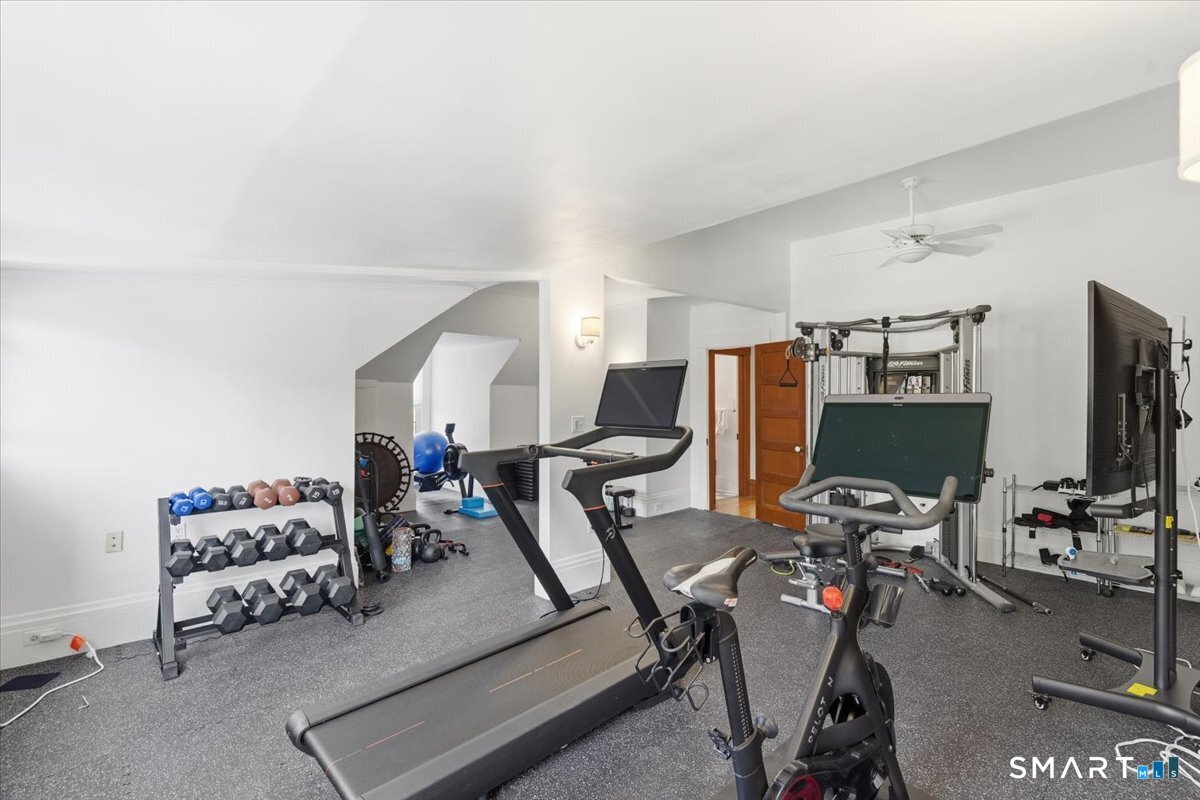 144 Edgehill Road Hamden, CT 06517 - Photo 3 of 40 Third floor Great Room