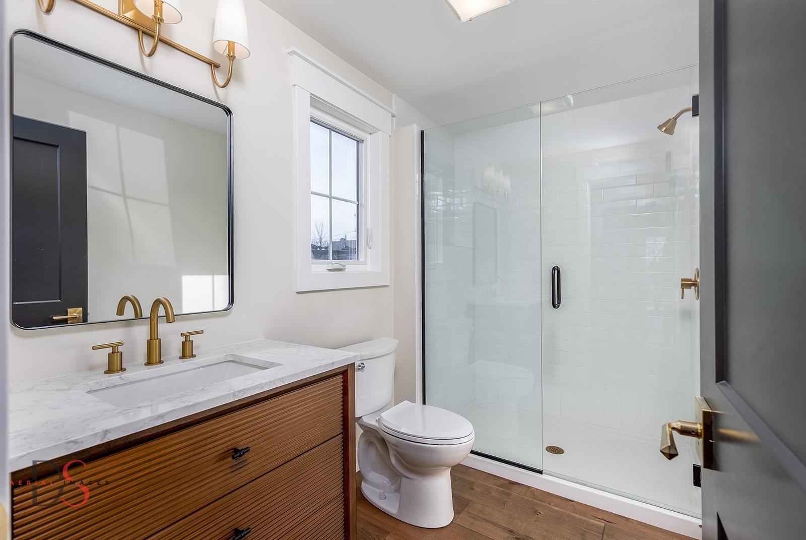 400 Park Avenue Ottawa, IL 61350 - Photo 19 of 31 a bathroom with a granite countertop sink toilet and shower
