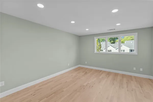 $750,000 | 35 Bagy Wrinkle Cove, Warren, RI 02885