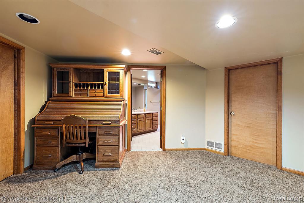 817 Stag Ridge Road Rochester Hills, MI 48309 - Photo 58 of 80
