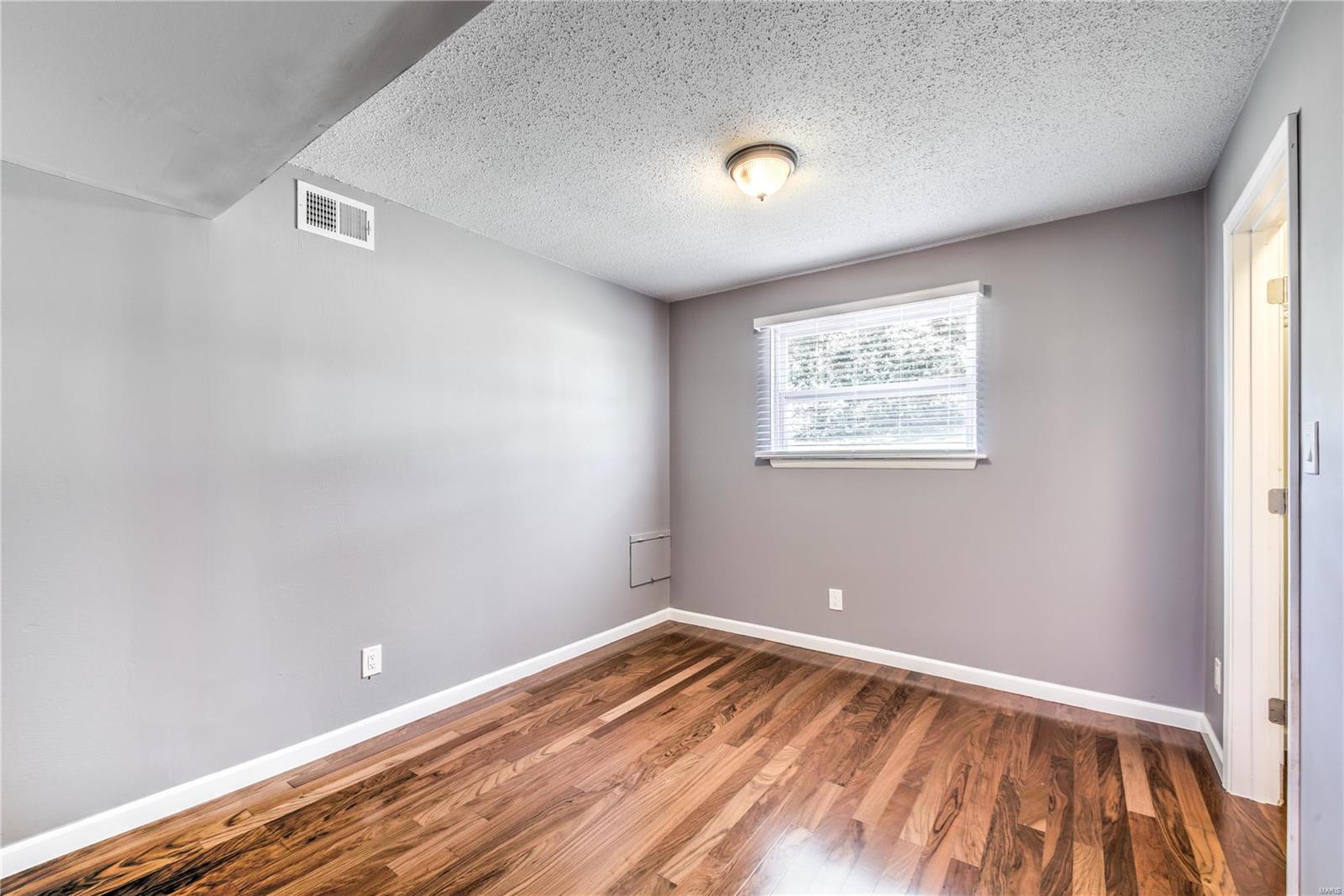 5721 Heintz Road St. Louis, MO 63129 - Photo 16 of 26 Gallery Image 16