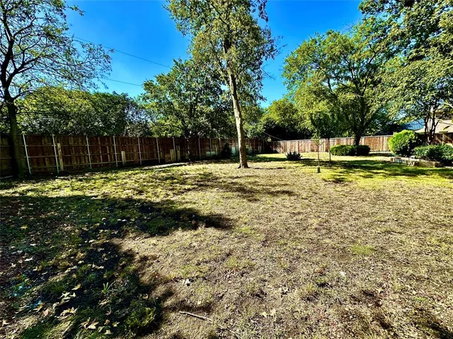 $2,850 | 6632 Winding Rose Trail, Dallas, TX 75252