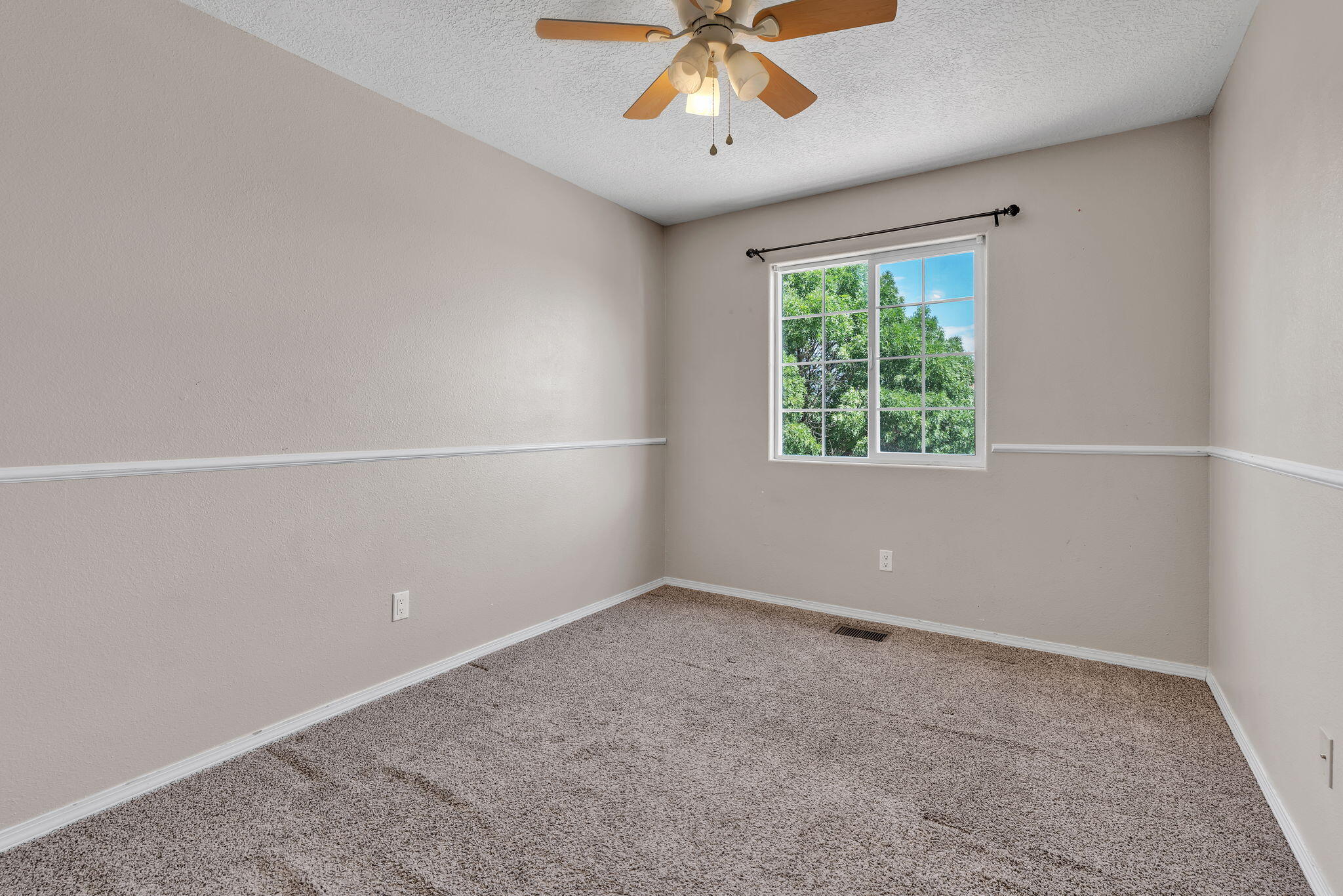 1852 Gallinas Road Rio Rancho, NM 87144 - Photo 7 of 22 Gallery Image 7