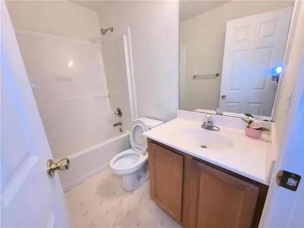 $1,900 | 619 Kenridge Way, Suwanee, GA 30024