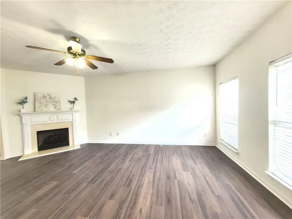 $1,900 | 619 Kenridge Way, Suwanee, GA 30024