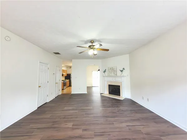 $1,900 | 619 Kenridge Way, Suwanee, GA 30024