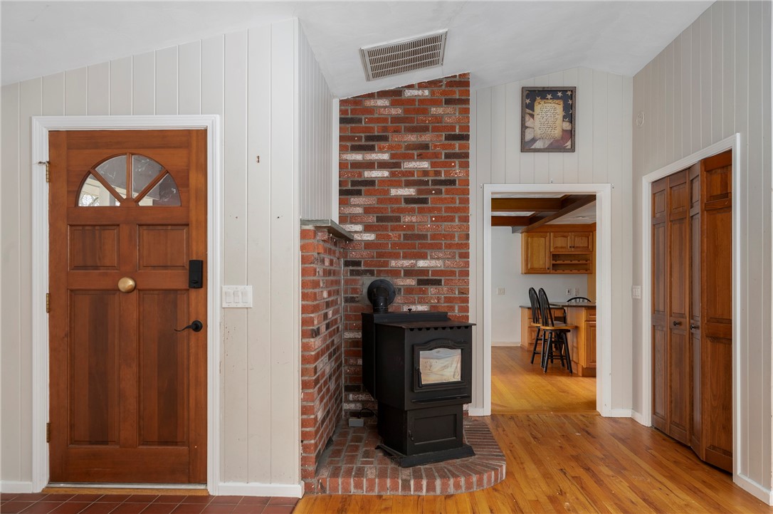 42 Ledge Road Coventry, RI 02816 - Photo 9 of 34