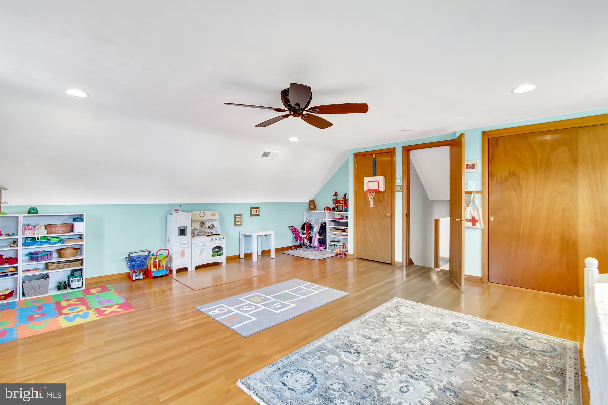302 Lyndhurst Road York, PA 17402 - Photo 20 of 27 Gallery Image 20