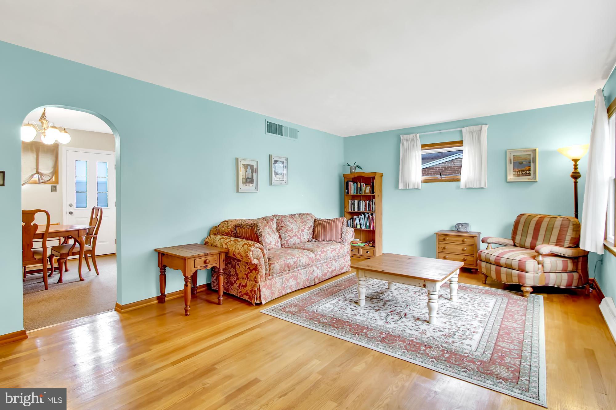 302 Lyndhurst Road York, PA 17402 - Photo 4 of 27 Gallery Image 4