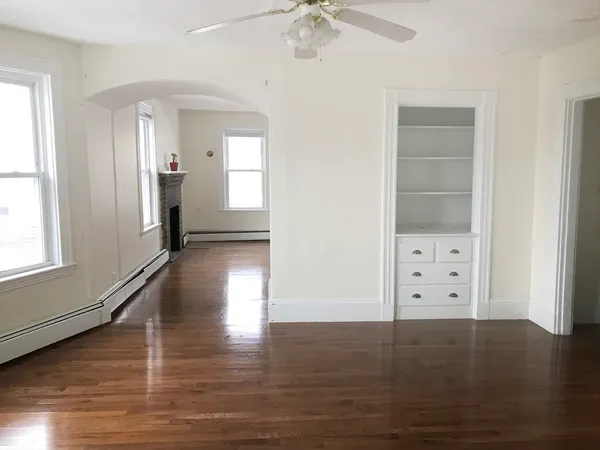 a view of livingroom with hardwood