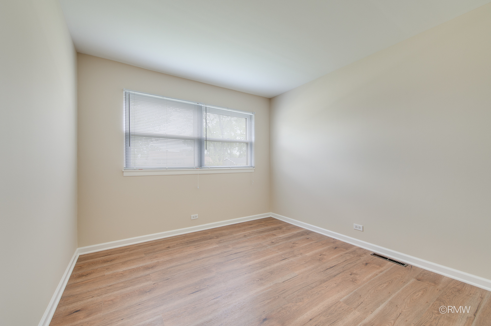 691 Westmere Road Des Plaines, IL 60016 - Photo 20 of 30 Gallery Image 20