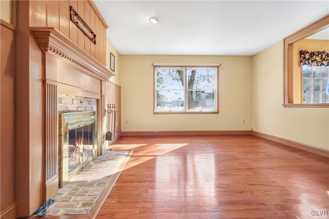 4544 Greenfield Road Bethlehem, PA 18017 - Photo 4 of 35 Gallery Image 4