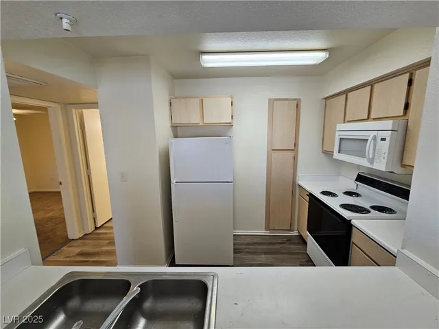 $1,350 | 8101 West Flamingo Road, Unit 1177, Las Vegas, NV 89147