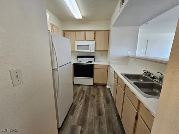 $1,325 | 8101 West Flamingo Road, Unit 1177, Las Vegas, NV 89147