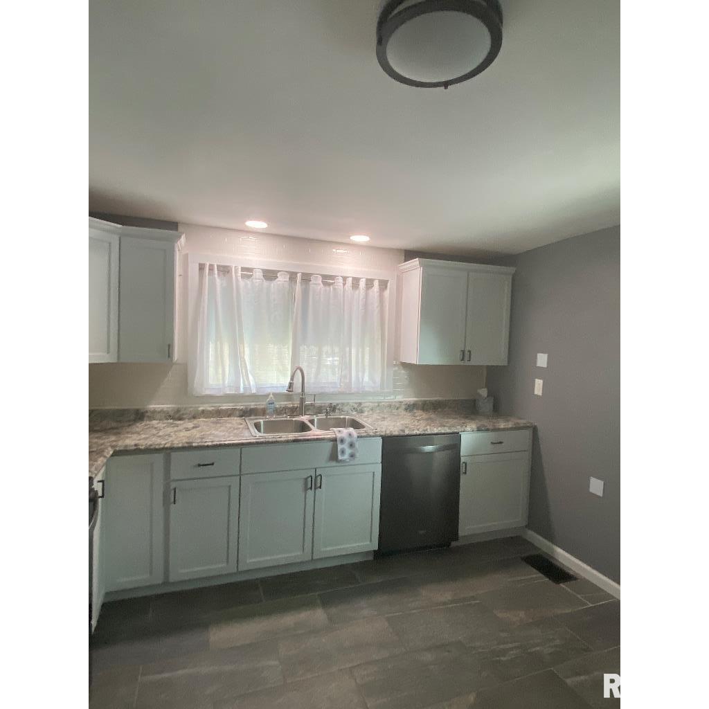 345 McFall Street Benton, IL 62812 - Photo 16 of 24