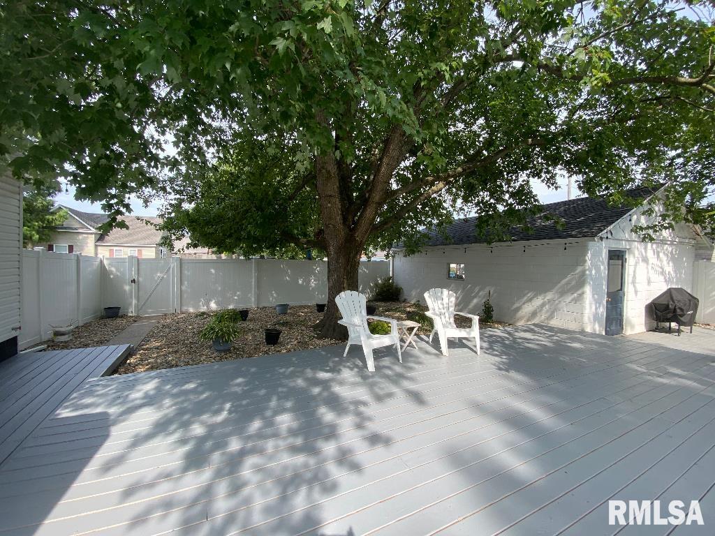 345 McFall Street Benton, IL 62812 - Photo 10 of 24