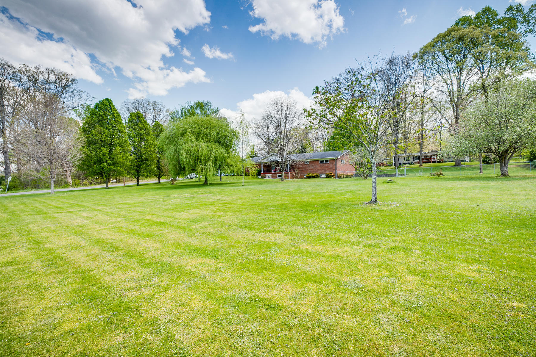 102 Fairhaven Road Johnson City, TN 37601 - Photo 4 of 66 004