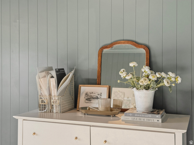 870 North Ada Loop Lehi, UT 84048 - Photo 33 of 51 Vertical plank wall paneling provides a textured backdrop