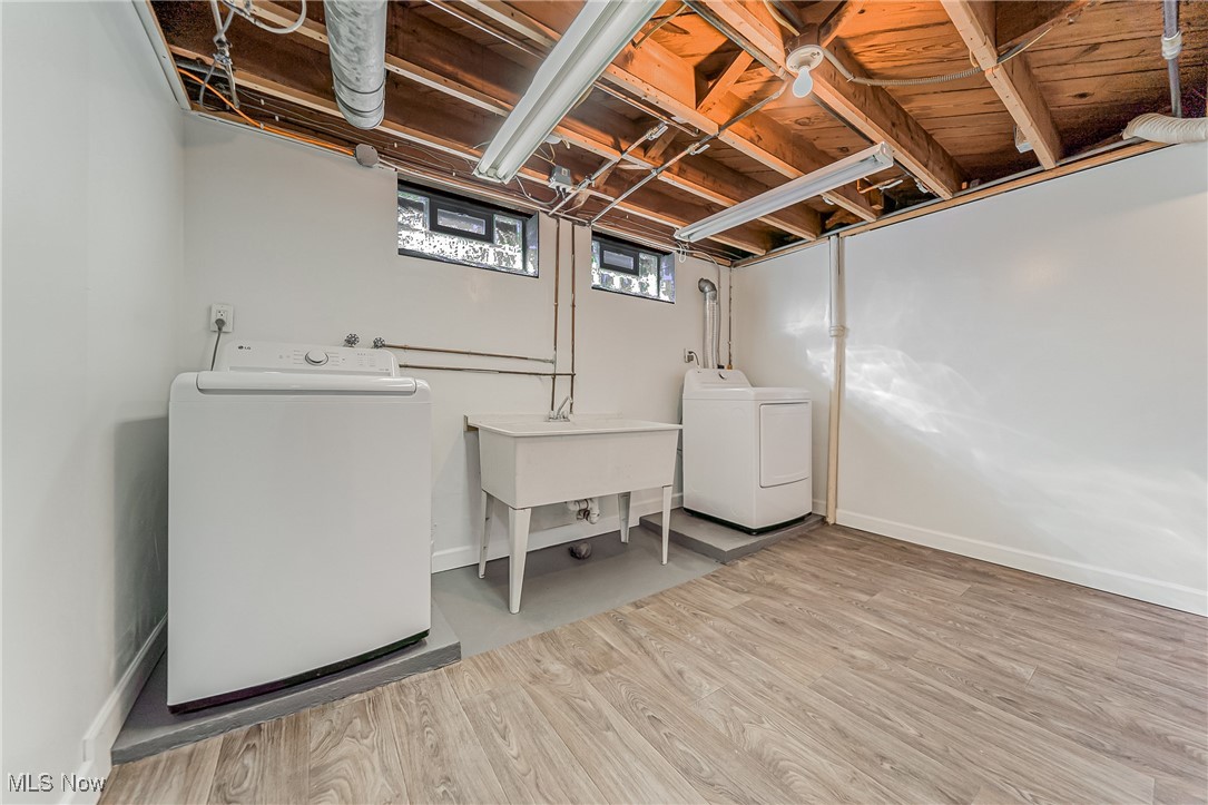 3200 Dentzler Road Parma, OH 44134 - Photo 26 of 32 Laundry room