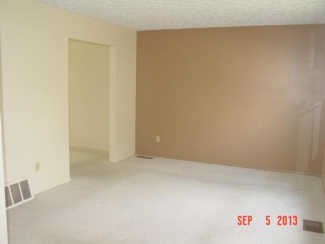 1776 Holly Ridge Road Columbus, OH 43219 - Photo 4 of 17