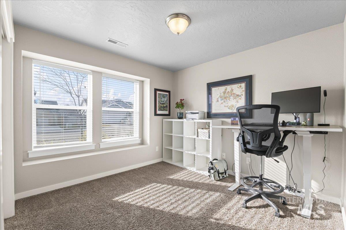 1138 East Shady Ridge Drive Kuna, ID 83634 - Photo 15 of 31 Front bedroom