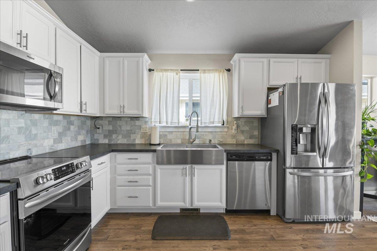 1138 East Shady Ridge Drive Kuna, ID 83634 - Photo 9 of 31 Farm Sink with Refrigerator included