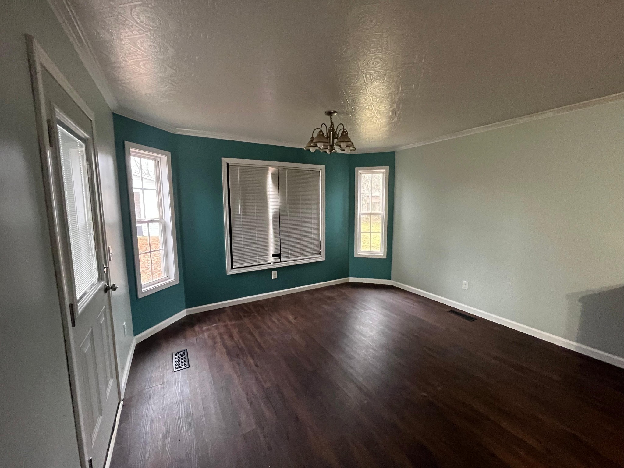 2305 Lone Oak Road Paris, TN 38242 - Photo 5 of 21