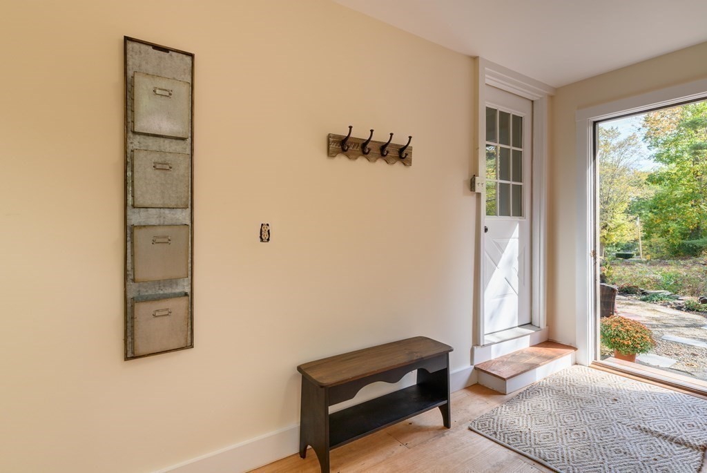 136 Chesterfield Road Northampton, MA 01053 - Photo 5 of 27
