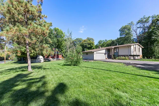 $975,000 | 2800-xx Casco Point Road, Wayzata, MN 55391