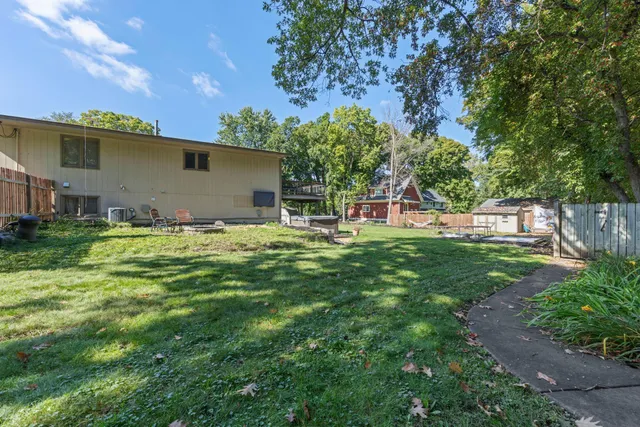 $975,000 | 2800-xx Casco Point Road, Wayzata, MN 55391