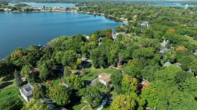 $975,000 | 2800-xx Casco Point Road, Wayzata, MN 55391