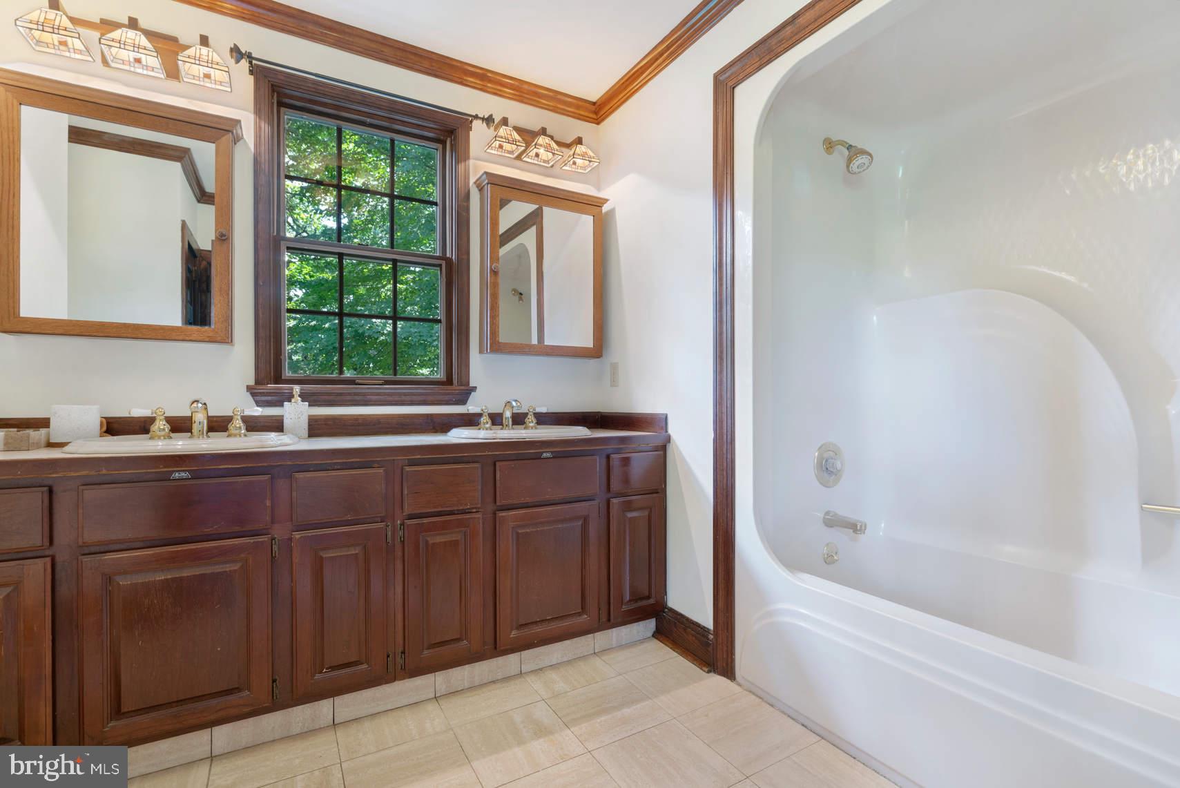 8013 Jenkintown Road Cheltenham, PA 19012 - Photo 13 of 32