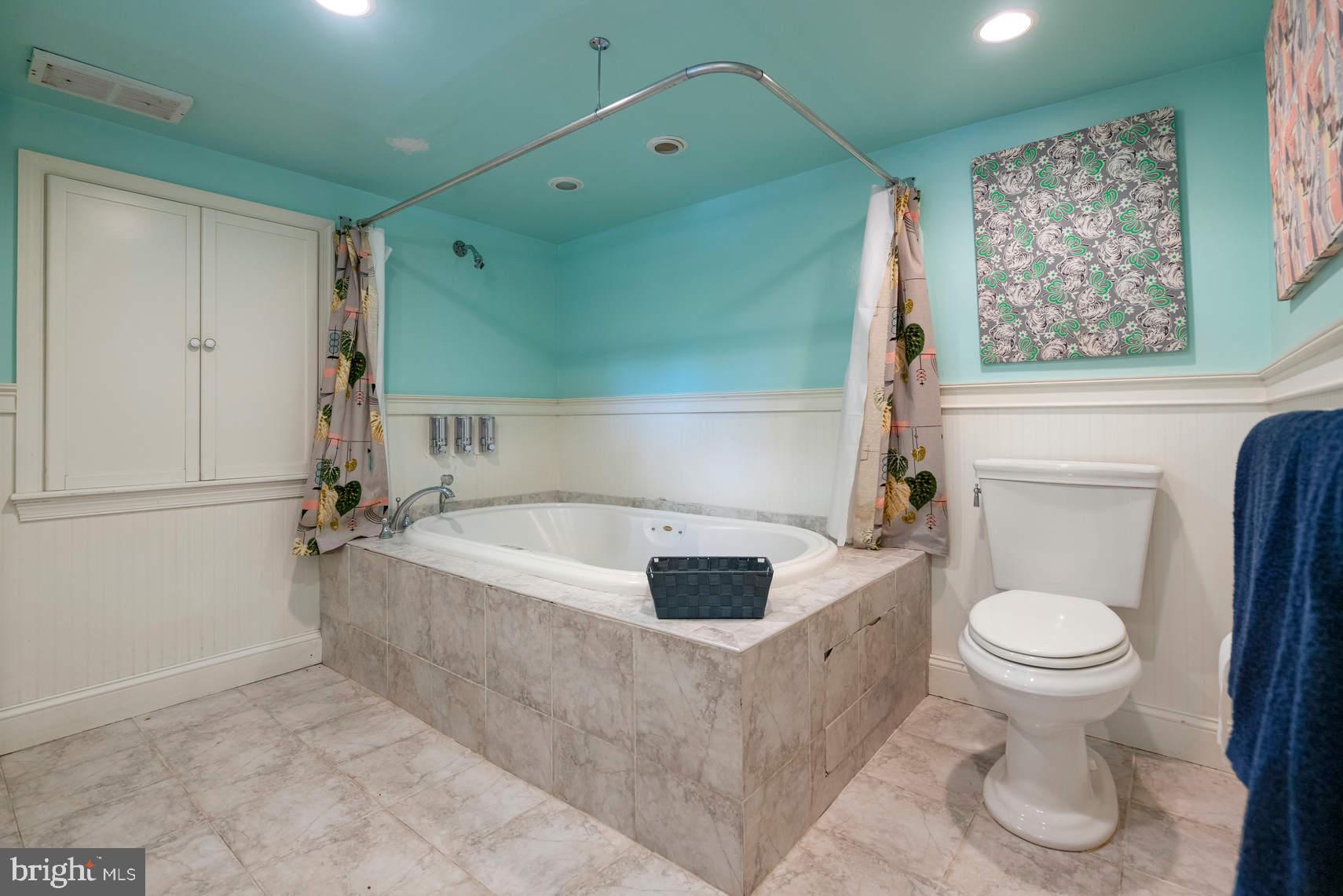 8013 Jenkintown Road Cheltenham, PA 19012 - Photo 21 of 32