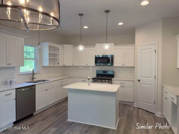 $432,900 | 1115 Lunenburg Place, Jacksonville, NC 28540