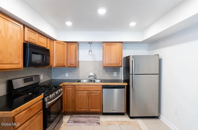 $1,350 | 67 Columbia Street, Cohoes, NY 12047