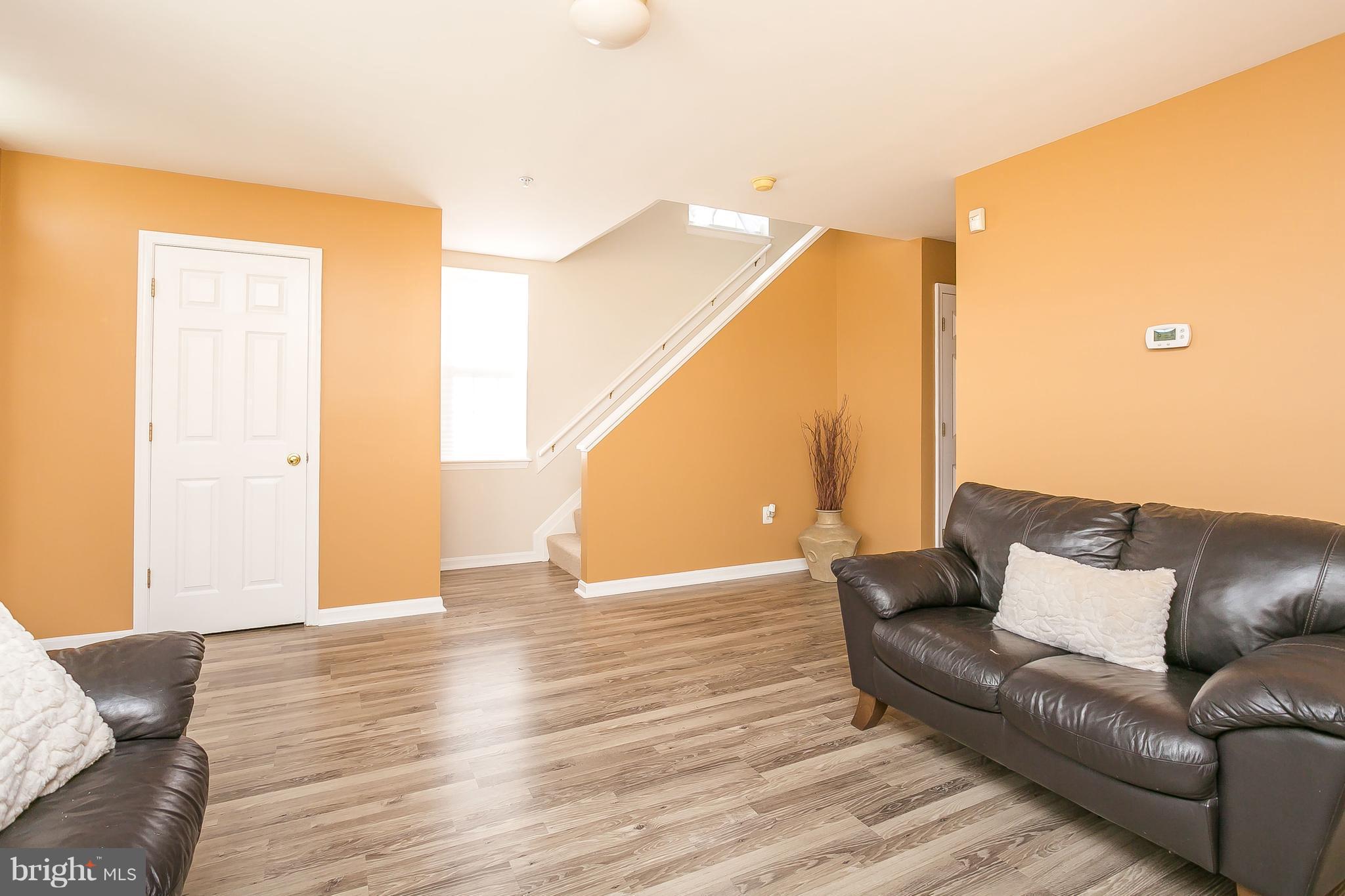 1404 Riggs Avenue Baltimore, MD 21217 - Photo 7 of 28 Living Room