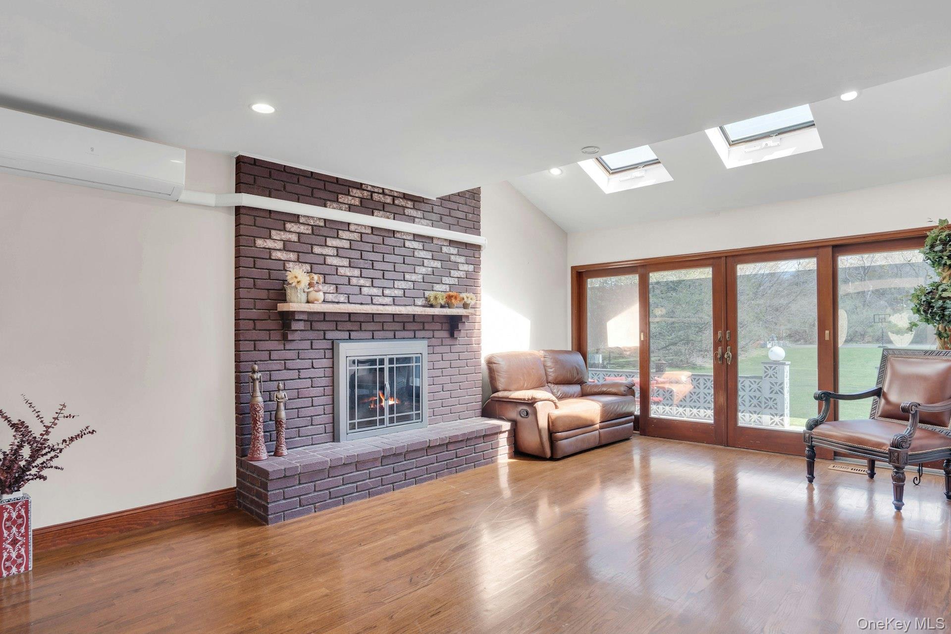 12 Bagatelle Road Dix Hills, NY 11746 - Photo 9 of 48