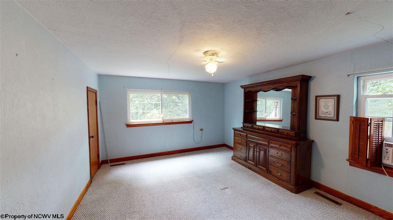 1002 Jamison Road Farmington, WV 26571 - Photo 6 of 17 Gallery Image 6